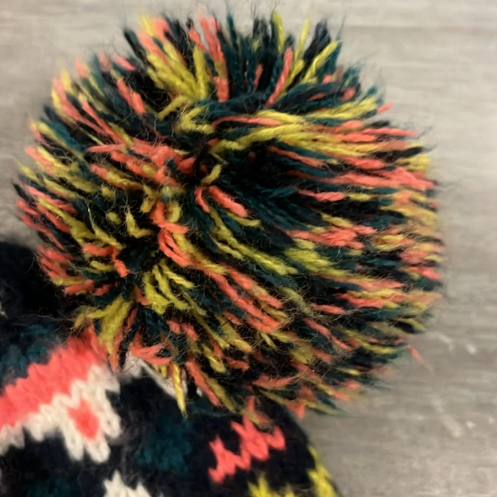 Old Navy Kids Pom Pom Winter Hat L-XL